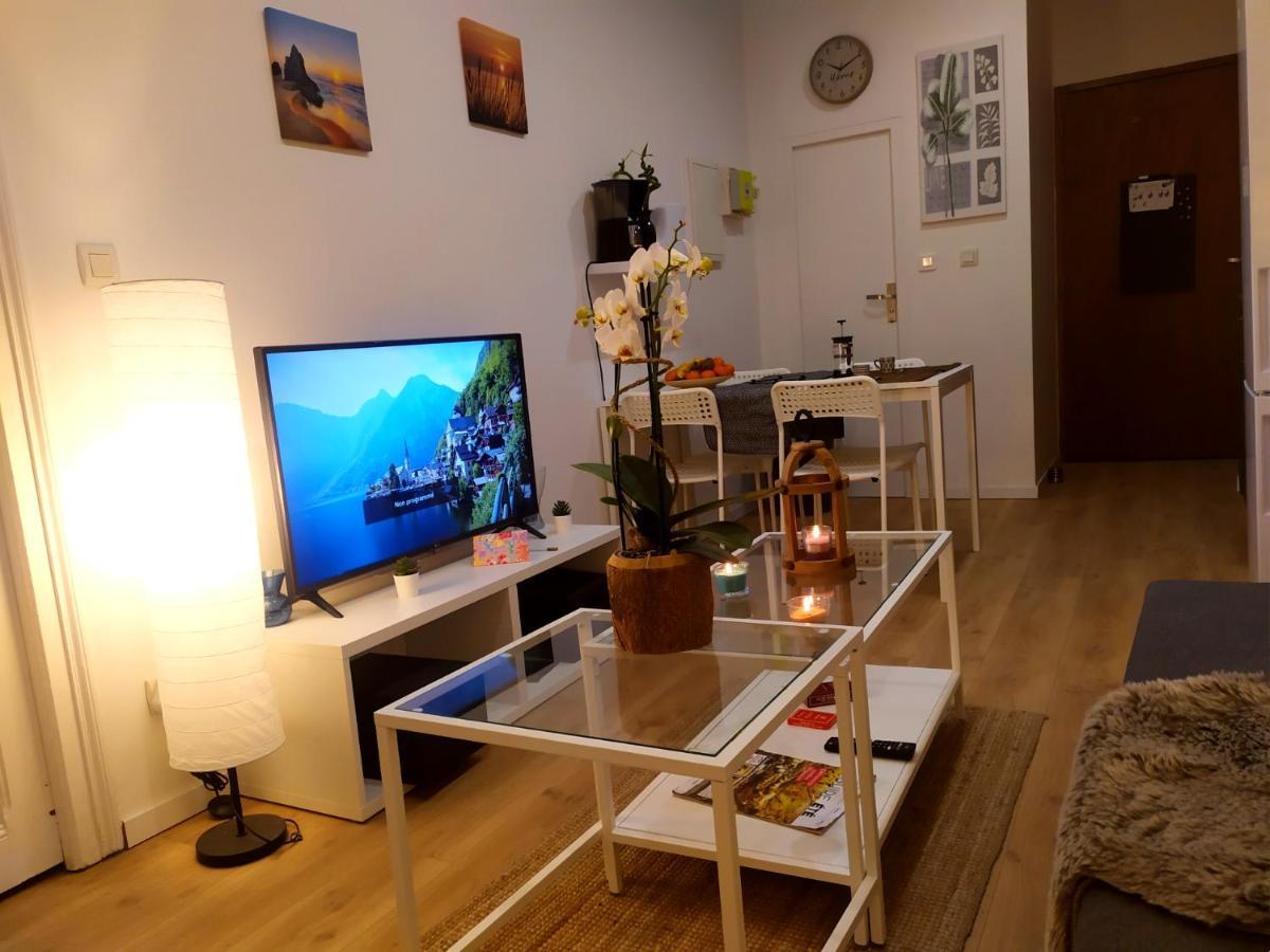 Private Independant Flat - Lourdes City Center - 2 Balconies 외부 사진