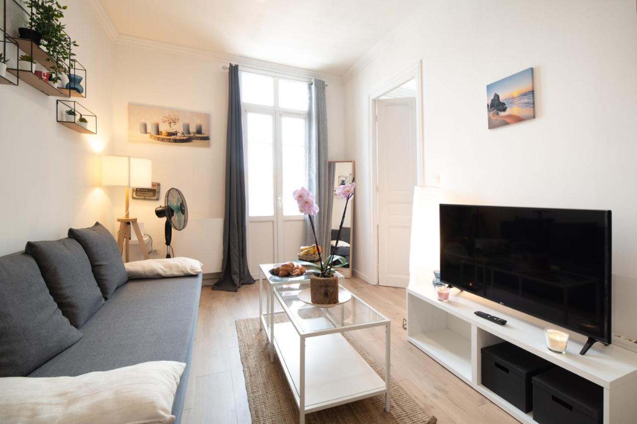 Private Independant Flat - Lourdes City Center - 2 Balconies 외부 사진